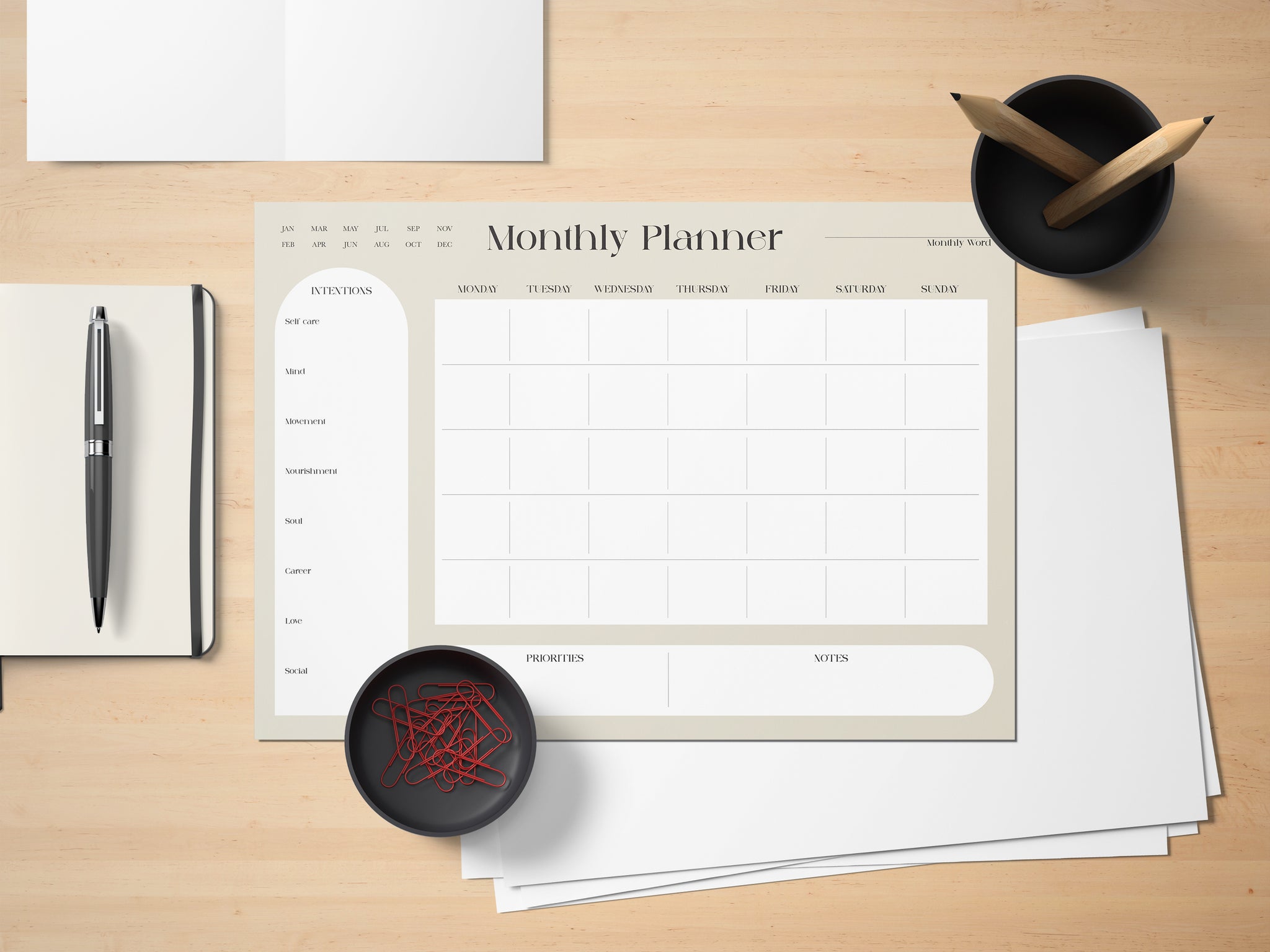 MONTHLY DESK PLANNER