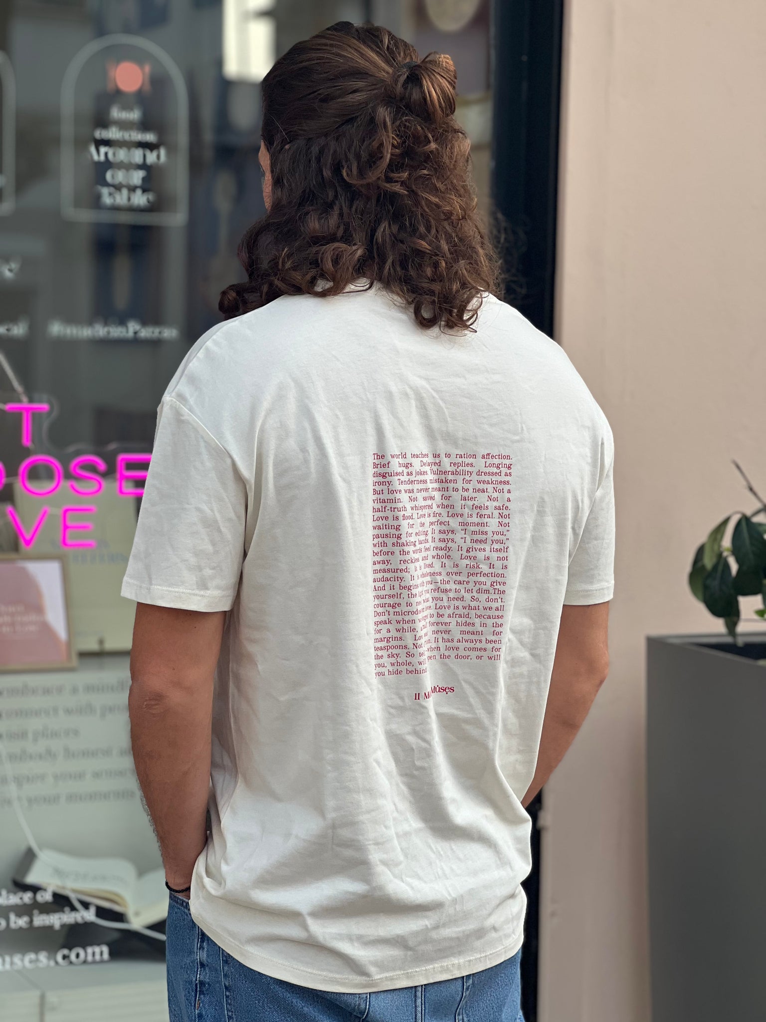 DON’T MICRODOSE ON LOVE | UNISEX T-SHIRT